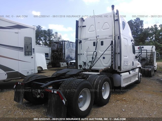 1FUJGLDR4BSAZ3618 - 2011 FREIGHTLINER CASCADIA 125  WHITE photo 4