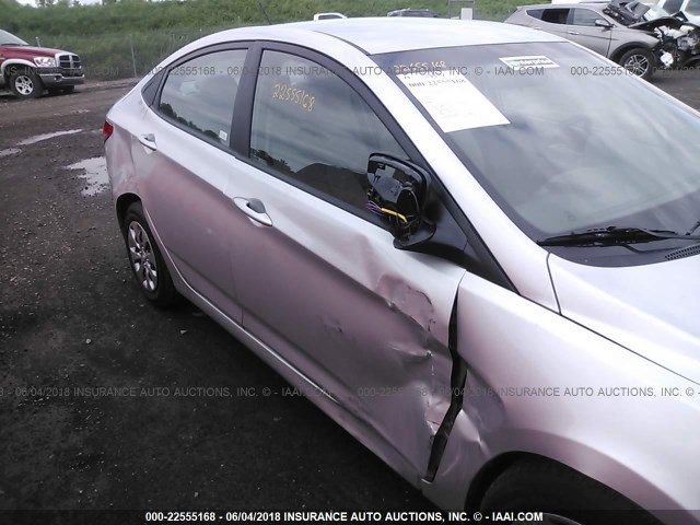 KMHCT4AE0HU243538 - 2017 HYUNDAI ACCENT SE SILVER photo 6