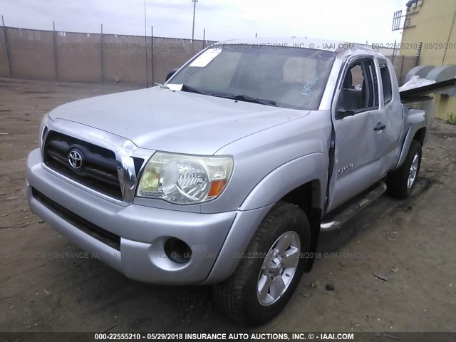 5TETX62N76Z260974 - 2006 TOYOTA TACOMA PRERUNNER ACCESS CAB SILVER photo 2