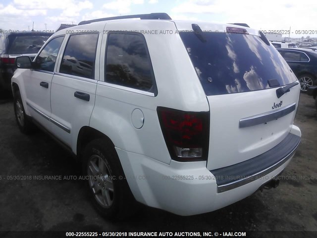 1J4GR48K86C133981 - 2006 JEEP GRAND CHEROKEE LAREDO/COLUMBIA/FREEDOM WHITE photo 3