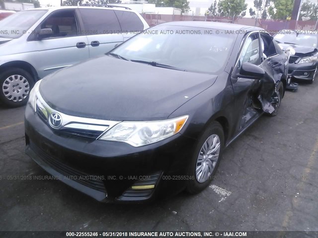 4T1BF1FK0DU230038 - 2013 TOYOTA CAMRY L/SE/LE/XLE 黑色 照片 2