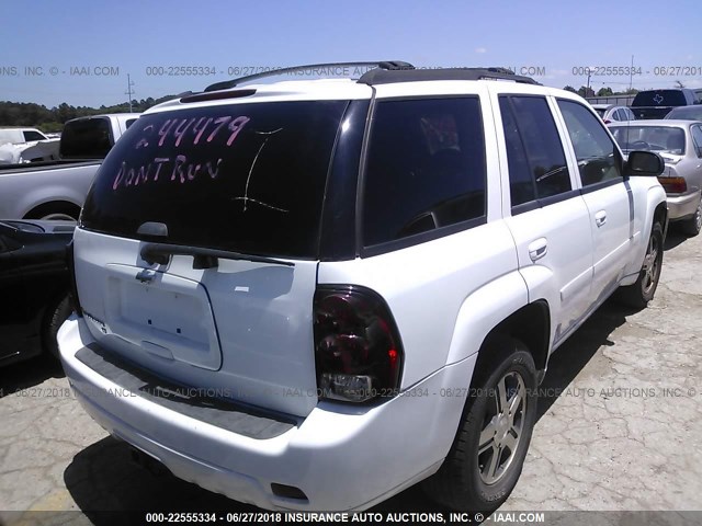 1GNDT13SX72244479 - 2007 CHEVROLET TRAILBLAZER LS/LT WHITE photo 4