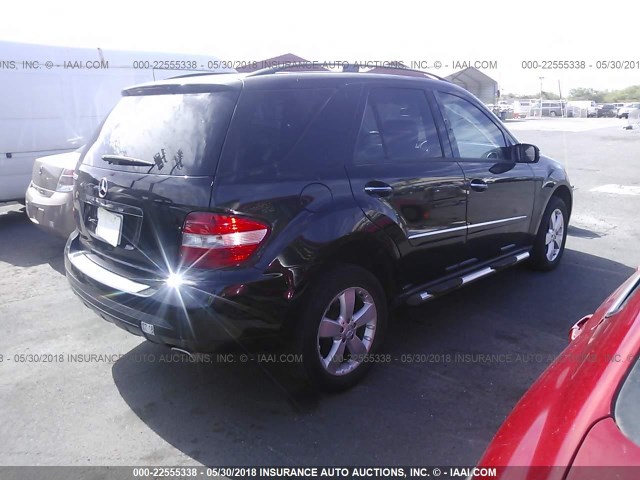 4JGBB75E06A016648 - 2006 MERCEDES-BENZ ML 500 BLACK photo 4