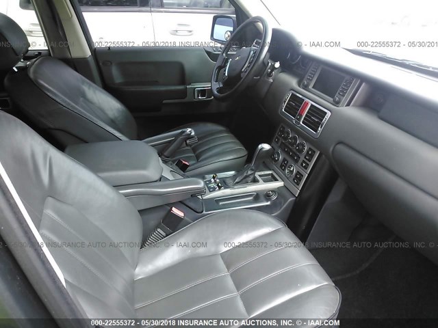 SALME11464A172181 - 2004 LAND ROVER RANGE ROVER HSE GRAY photo 5