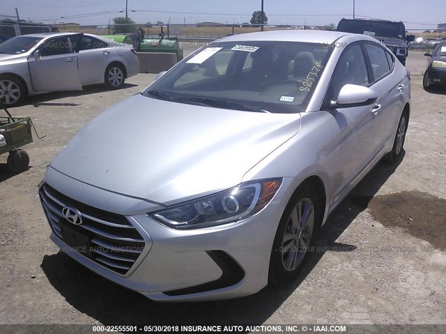 5NPD84LF4JH267275 - 2018 HYUNDAI ELANTRA SEL/VALUE/LIMITED SILVER photo 2