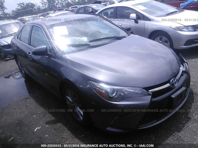 4T1BF1FK5FU112814 - 2015 TOYOTA CAMRY LE/XLE/SE/XSE GRAY photo 1