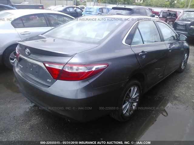 4T1BF1FK5FU112814 - 2015 TOYOTA CAMRY LE/XLE/SE/XSE GRAY photo 4
