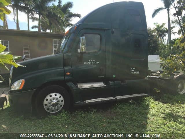 1FUJGLDR39LAB1653 - 2009 FREIGHTLINER CASCADIA 125  GREEN photo 1