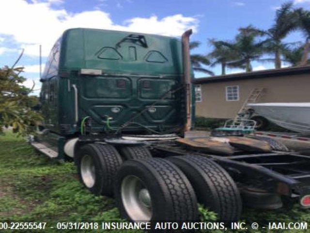 1FUJGLDR39LAB1653 - 2009 FREIGHTLINER CASCADIA 125  GREEN photo 2