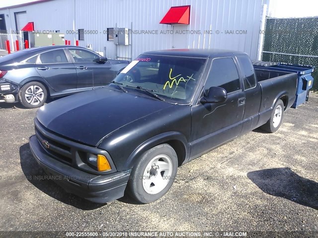 1GCCS19Z1R8139390 - 1994 CHEVROLET S TRUCK S10 BLACK photo 2