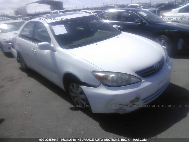 4T1BF30K32U028845 - 2002 TOYOTA CAMRY LE/XLE/SE 白色 照片 1