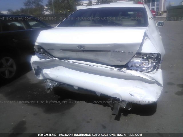 4T1BF30K32U028845 - 2002 TOYOTA CAMRY LE/XLE/SE 白色 照片 6