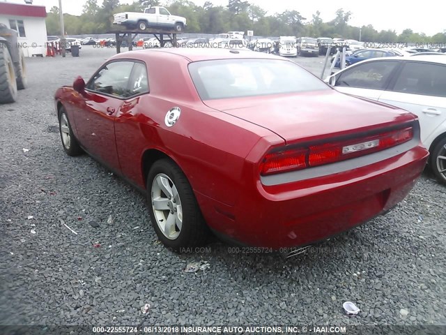 2C3CDYAG2CH118664 - 2012 DODGE CHALLENGER SXT RED photo 3