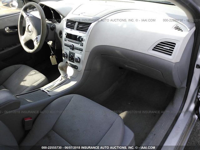 1G1ZB5E13BF335083 - 2011 CHEVROLET MALIBU LS Gümüş foto 5