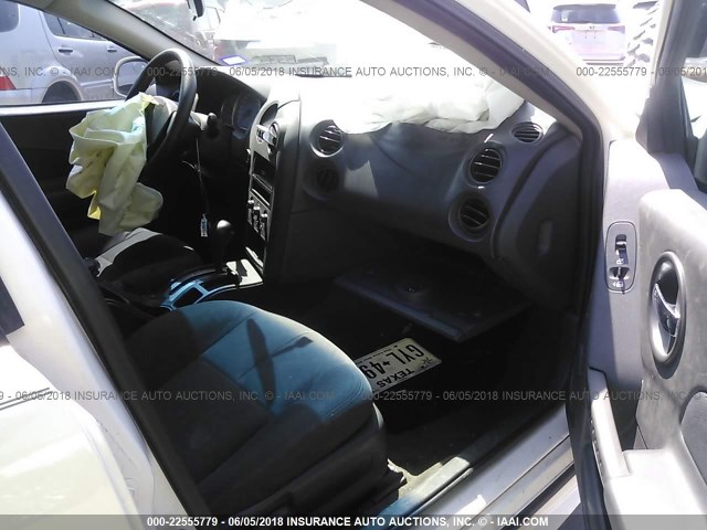 2G2WP522451253713 - 2005 PONTIAC GRAND PRIX WHITE photo 5