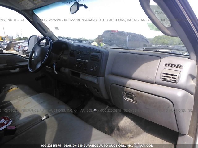 1FTNF21595EA93363 - 2005 FORD F250 SUPER DUTY WHITE photo 5