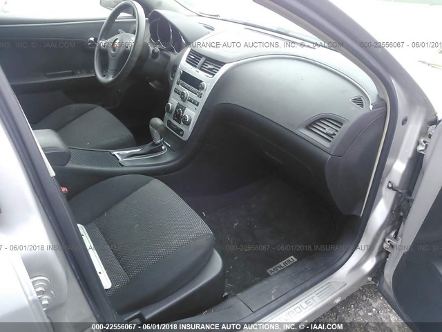1G1ZH57B38F233733 - 2008 CHEVROLET MALIBU 1LT 银色 照片 5