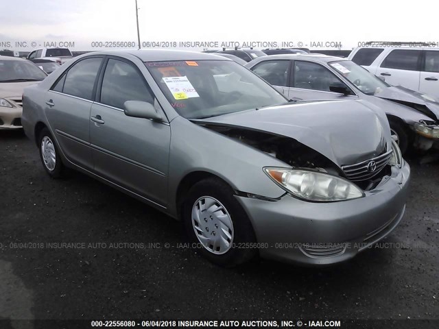 4T1BE32K55U520443 - 2005 TOYOTA CAMRY LE/XLE/SE ვერცხლისფერი ფოტო 1