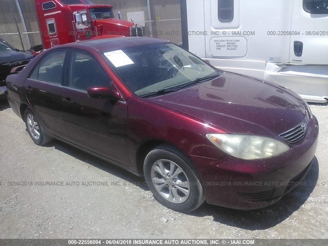 4T1BE32K45U002629 - 2005 TOYOTA CAMRY LE/XLE/SE წითელი ფოტო 1