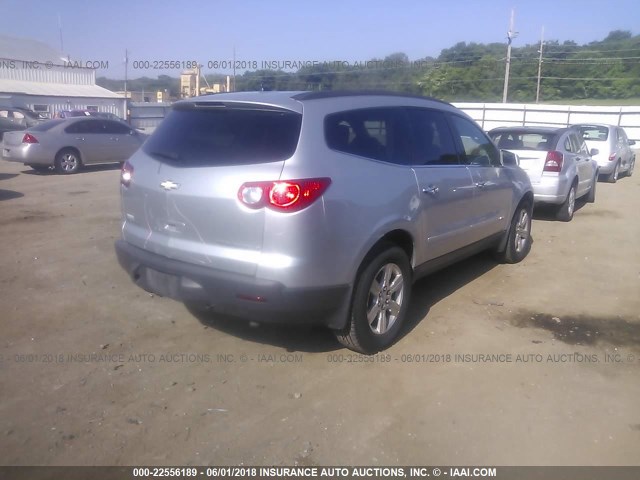 1GNEV23D39S124886 - 2009 CHEVROLET TRAVERSE LT SILVER photo 4