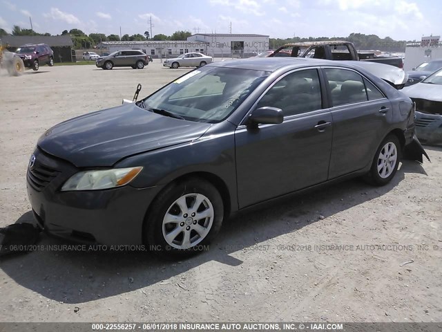 4T1BE46K07U571156 - 2007 TOYOTA CAMRY NEW GENERAT CE/LE/XLE/SE GRAY photo 2