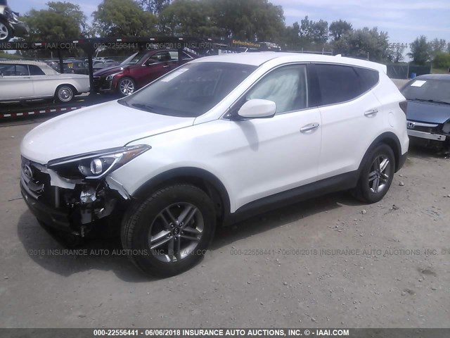 5NMZTDLB1HH001527 - 2017 HYUNDAI SANTA FE SPORT  WHITE photo 2