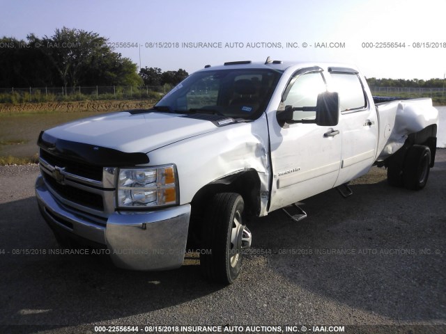 1GCJC33698F212188 - 2008 CHEVROLET 3500 CREWCAB  WHITE photo 2