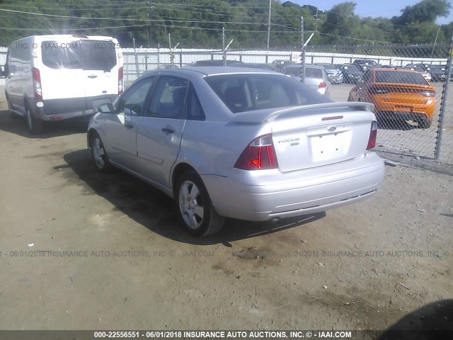 1FAHP34N67W179387 - 2007 FORD FOCUS ZX4/S/SE/SES SILVER photo 3