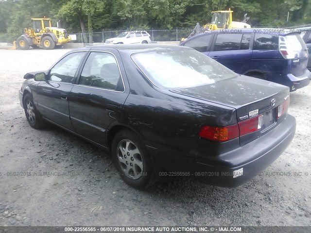4T1BG28K0YU941034 - 2000 TOYOTA CAMRY CE/LE/XLE BLACK photo 3