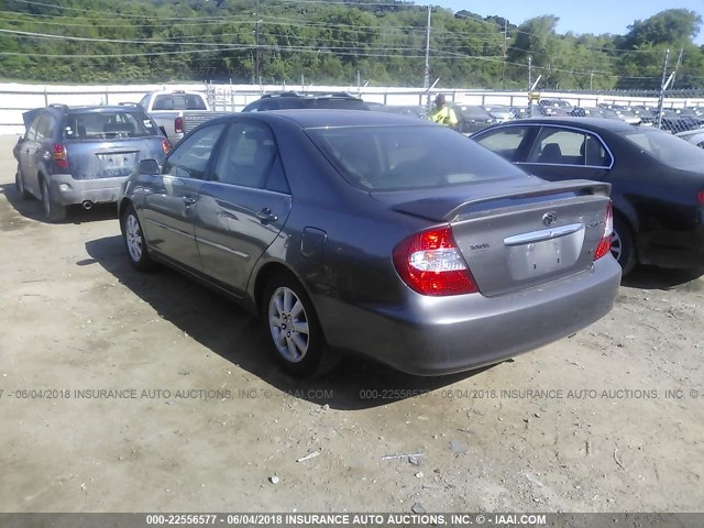 JTDBF30K230089133 - 2003 TOYOTA CAMRY LE/XLE GRAY photo 3