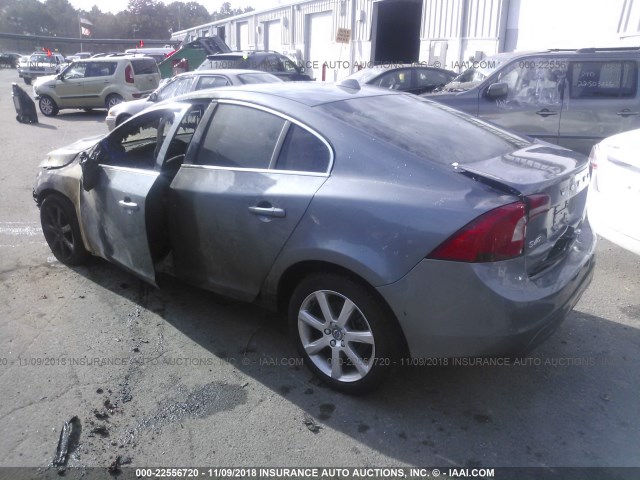 YV126MFK0G2391585 - 2016 VOLVO S60 PREMIER GRAY photo 3