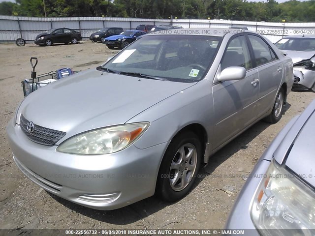 4T1BE32K43U172616 - 2003 TOYOTA CAMRY LE/XLE/SE ვერცხლისფერი ფოტო 2