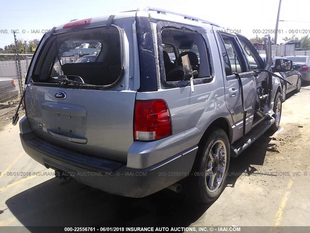 1FMFU15576LA70185 - 2006 FORD EXPEDITION XLT SILVER photo 4