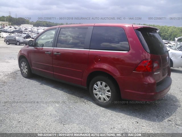 2V8HW441X9R559395 - 2009 VOLKSWAGEN ROUTAN S წითელი ფოტო 3