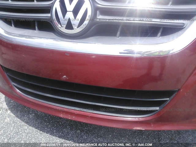 2V8HW441X9R559395 - 2009 VOLKSWAGEN ROUTAN S წითელი ფოტო 6