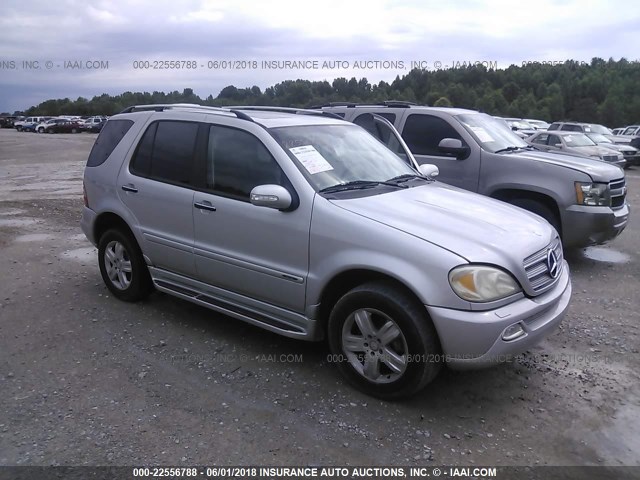 4JGAB75E05A565633 - 2005 MERCEDES-BENZ ML 500 SILVER photo 1