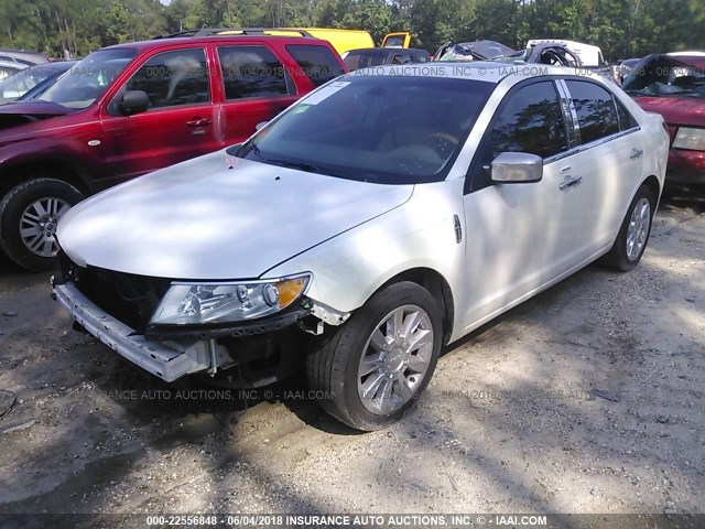 3LNHL2GC6AR615235 - 2010 LINCOLN MKZ WHITE photo 2