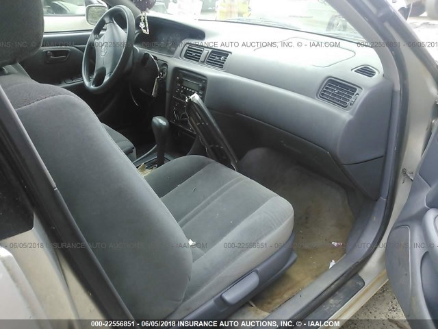 4T1BG22K41U798667 - 2001 TOYOTA CAMRY CE/LE/XLE 银色 照片 8
