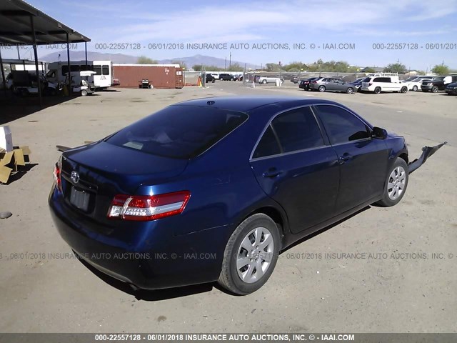 4T1BF3EK0BU733692 - 2011 TOYOTA CAMRY SE/LE/XLE BLUE photo 4