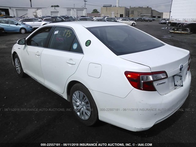 4T1BD1FK8CU056157 - 2012 TOYOTA CAMRY HYBRID/LE/XLE 白色 照片 3