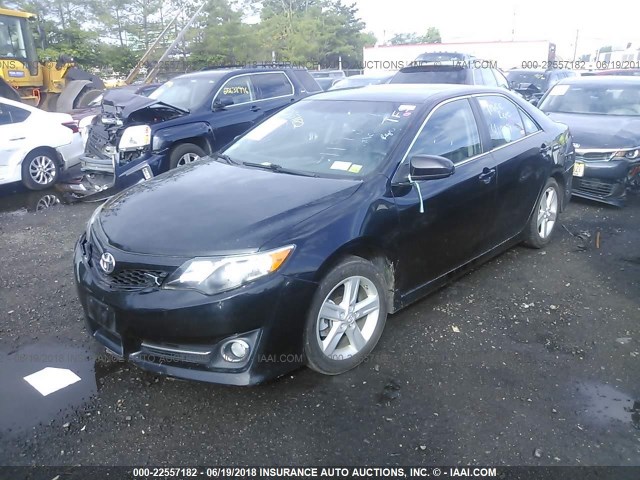 4T1BF1FK2EU419839 - 2014 TOYOTA CAMRY L/SE/LE/XLE 黑色 照片 2