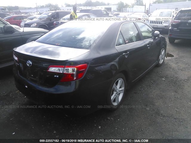 4T1BF1FK2EU419839 - 2014 TOYOTA CAMRY L/SE/LE/XLE 黑色 照片 4