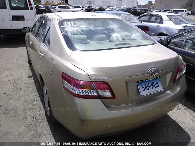 4T1BF3EK8BU165143 - 2011 TOYOTA CAMRY SE/LE/XLE 金色 照片 3