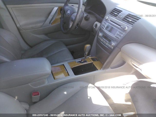 4T1BK46K07U508745 - 2007 TOYOTA CAMRY NEW GENERAT LE/XLE/SE WHITE photo 5