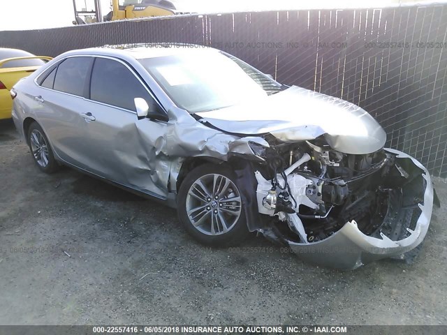 4T1BF1FK0HU363159 - 2017 TOYOTA CAMRY LE/XLE/SE/XSE 银色 照片 1