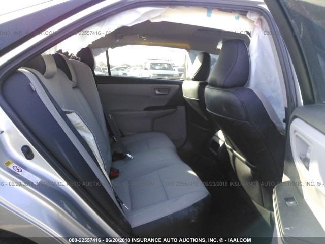 4T1BF1FK0HU363159 - 2017 TOYOTA CAMRY LE/XLE/SE/XSE 银色 照片 8