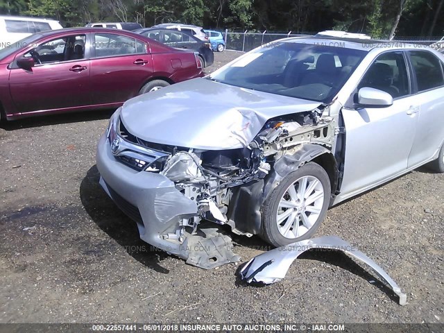 4T1BK1FKXDU021076 - 2013 TOYOTA CAMRY SE/XLE SILVER photo 6