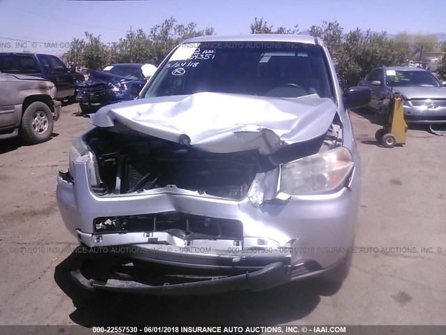 5FNYF28166B049935 - 2006 HONDA PILOT LX SILVER photo 6