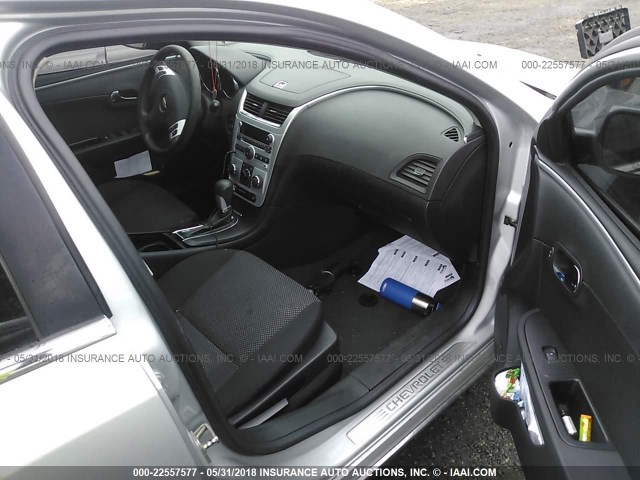 1G1ZC5E08CF130235 - 2012 CHEVROLET MALIBU 1LT 银色 照片 5