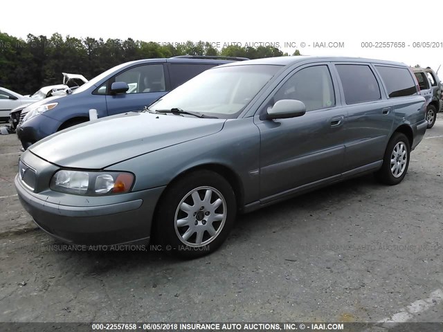 YV1SW61R322240149 - 2002 VOLVO V70 GREEN photo 2